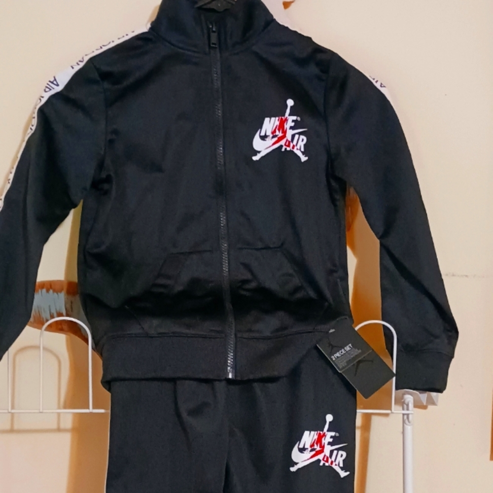 Nike Jordan NWT Size 7 Outfit